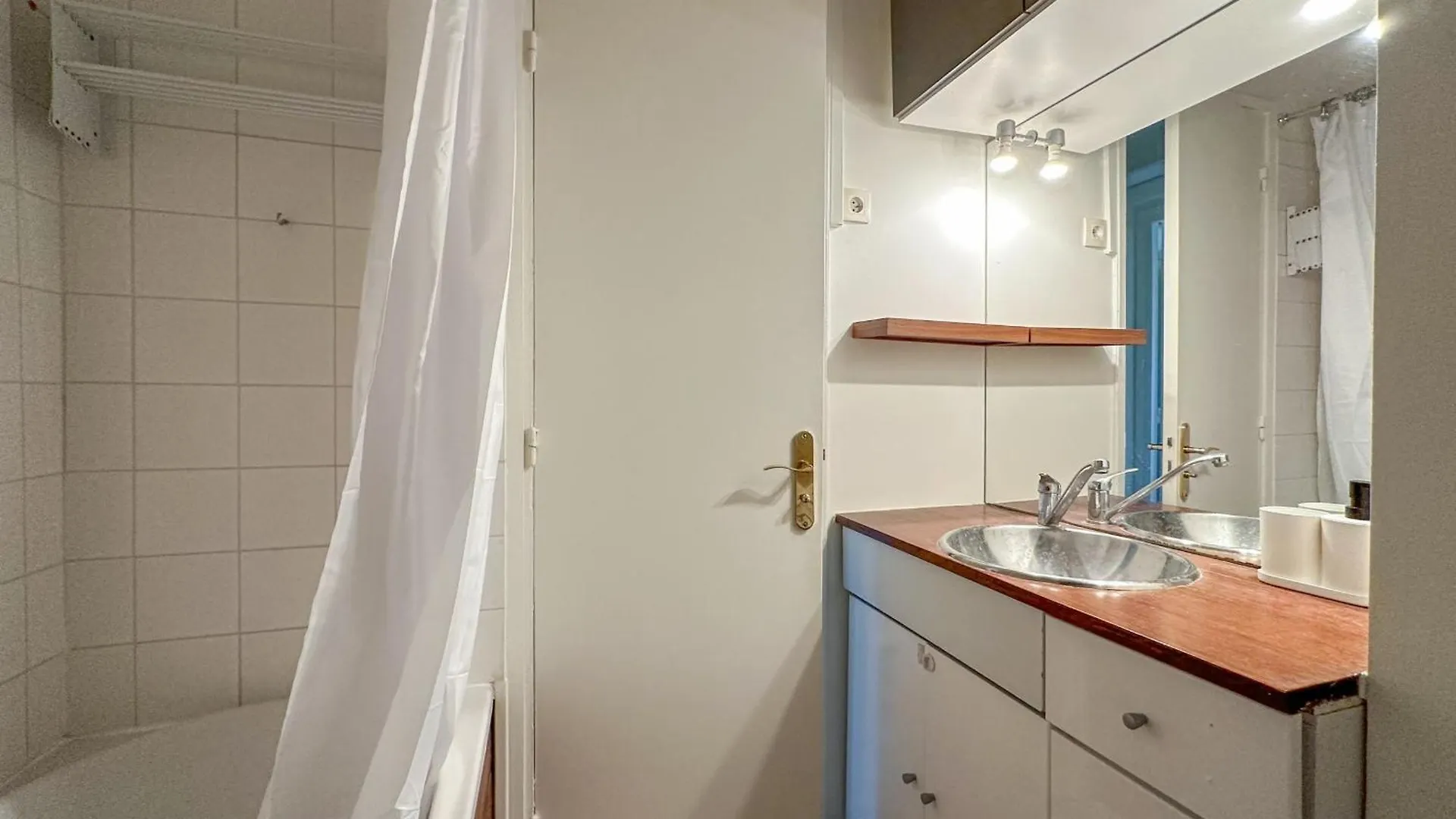 Flexliving - Room - Croix Nivert Paris 0*,  France